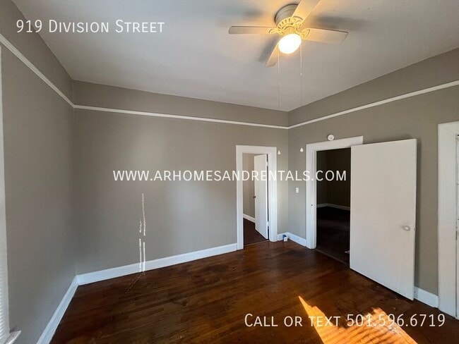 Photo - 919 Division St