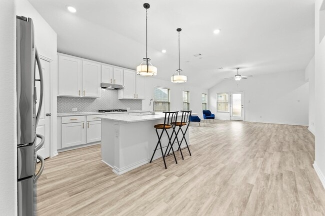 Photo - 489 Cherrystone Loop