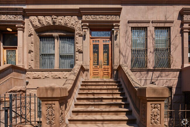 Photo - 151 W 120th St