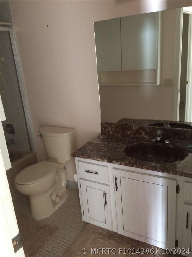 Building Photo - 3571 Inverrary Dr Unit 308
