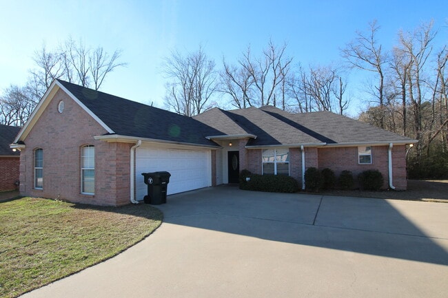 Stunning 3 Bedroom in Vineyard Estates Com... - Stunning 3 Bedroom in Vineyard Estates Com... House