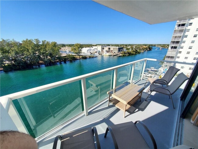 Photo - 1401 N Riverside Dr Unit 807