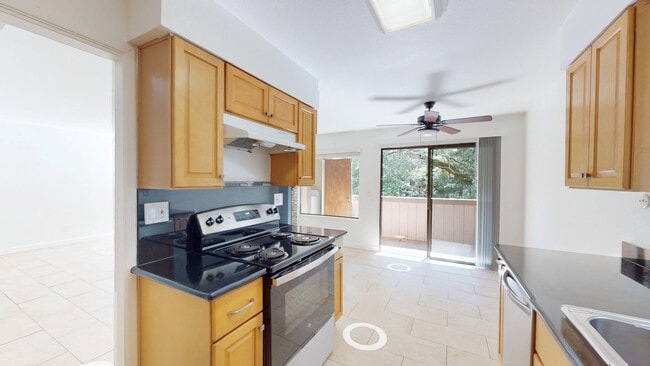 Building Photo - 37-1 Clay Ct-37 Unit 37