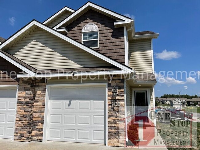 Gorgeous 3-Bed, 2.5-Bath Townhome in Raymore! - Gorgeous 3-Bed, 2.5-Bath Townhome in Raymore!