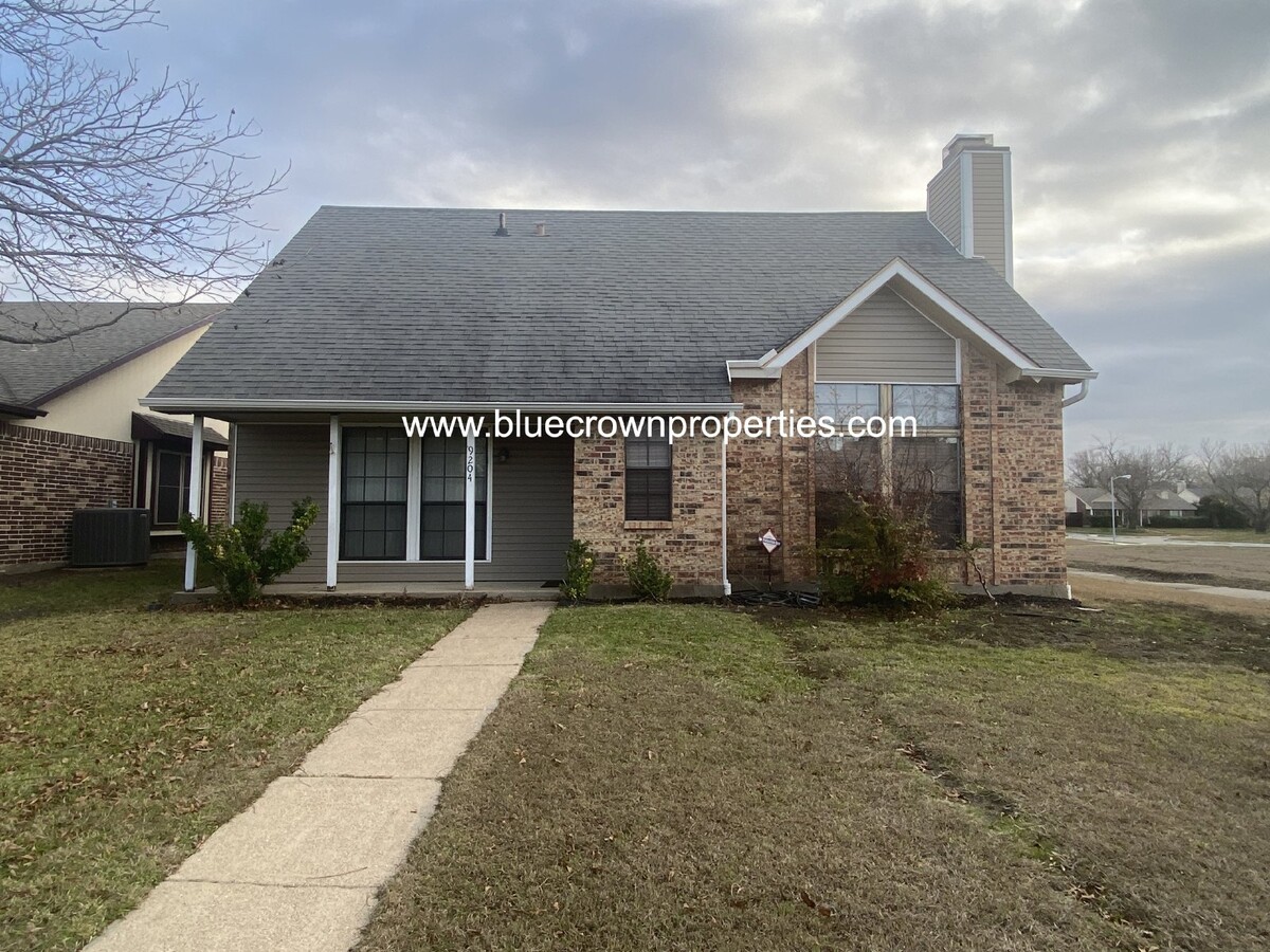 Four Bedroom Home - Rowlett - Four Bedroom Home - Rowlett