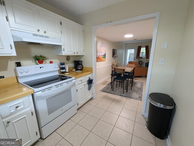 Photo - 135 Dennis Dr Unit APT 5