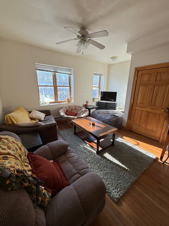 Photo - 624 Water St