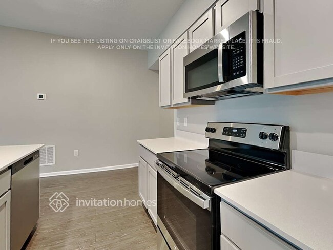 Photo - 994 Caitlin Loop