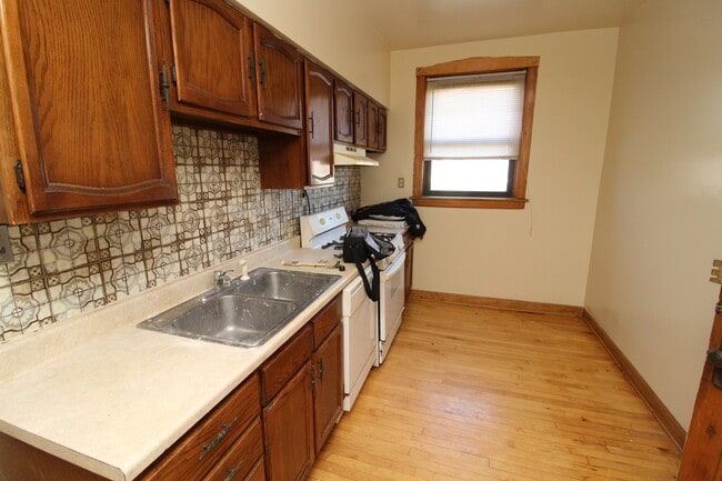 Photo - 1728 W Juneway Terrace Unit 2E