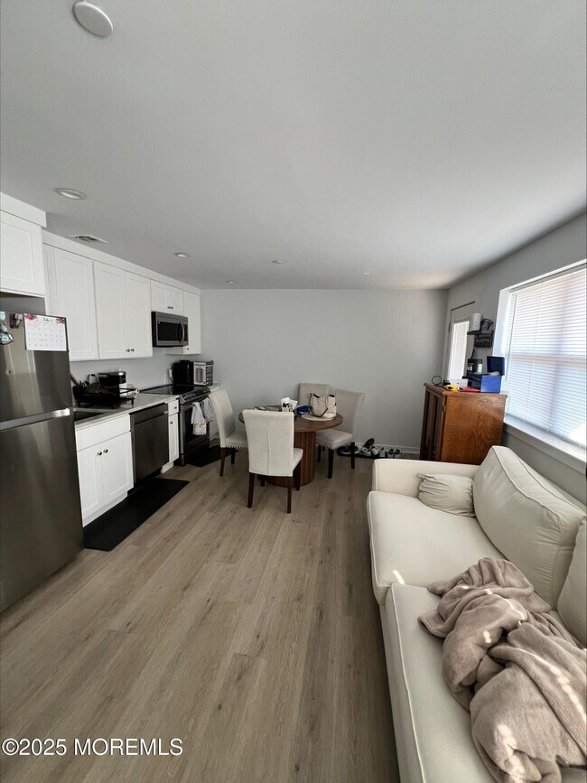 Photo - 380 Division St Unidad 1D