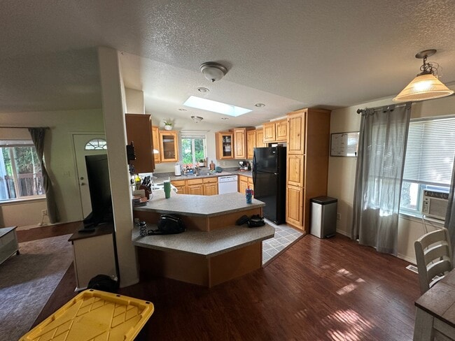 Photo - 3697 Lindsay Rd