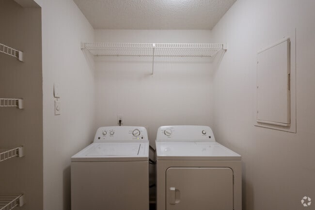 2HAB, 1BA - Cortland Cotswold