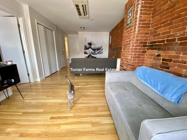 Photo - 162 Broadway Unit 2