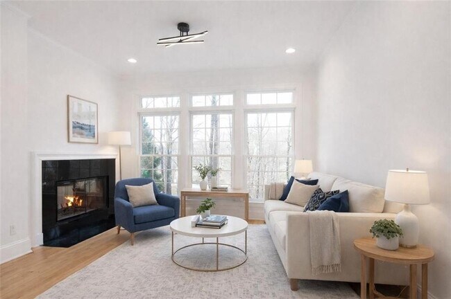 Photo - 1430 Hillcrest Heights