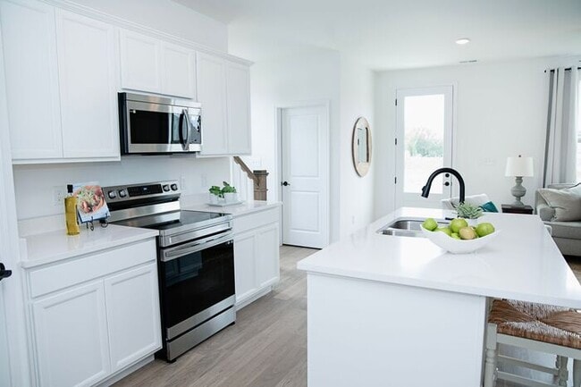 Stunning 3-bed, 2.5 Bath Townhome