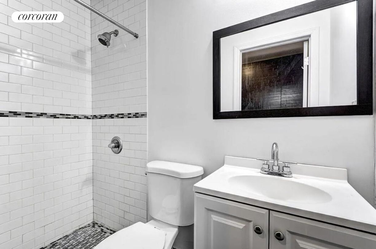 Photo - 1700 Lexington Ave