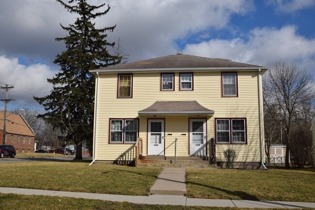 Building Photo - 1228/1230 Harding Unit 1230 Harding