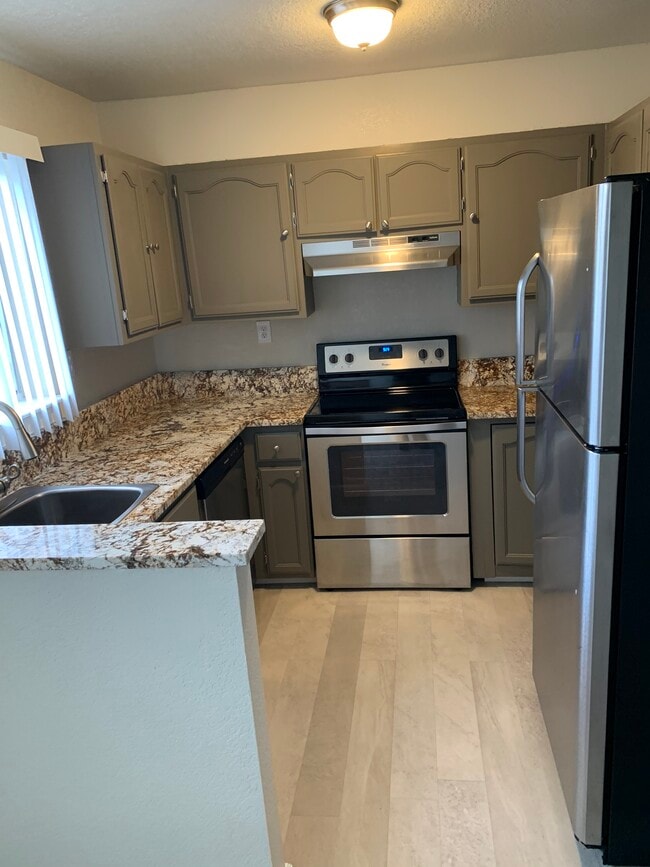 Thoma Street Apartments - Thoma Street Apartments