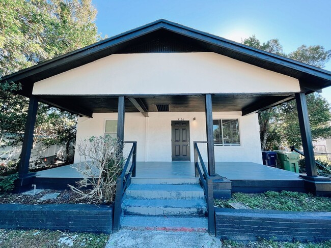 3/2 Historic Home Available NOW! - 3/2 Historic Home Available NOW!