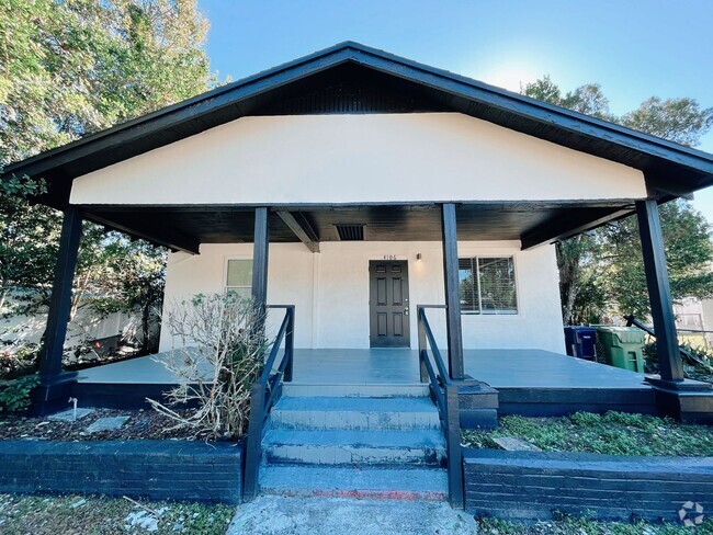 Building Photo - 3/2 Historic Home Available NOW!