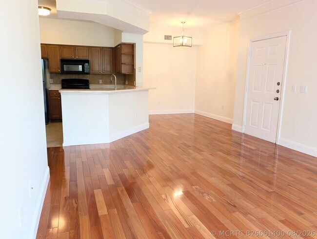 Photo - 3210 Myrtlewood Cir E