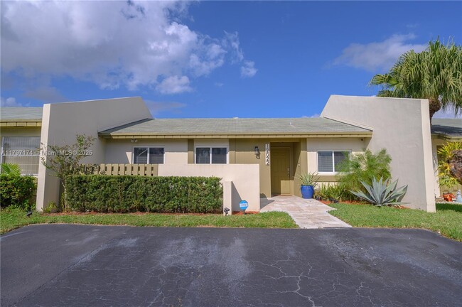 Photo - 12022 SW 110th St Cir E Casa Adosada