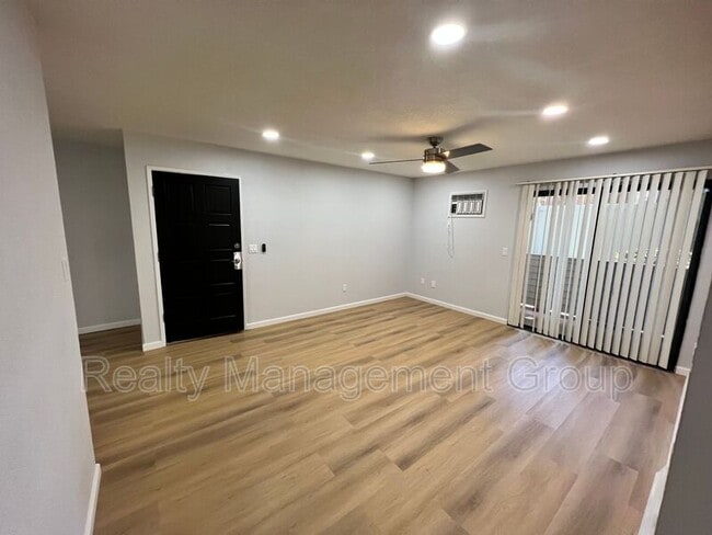 Photo - 1013 S Sunshine Ave Unit I