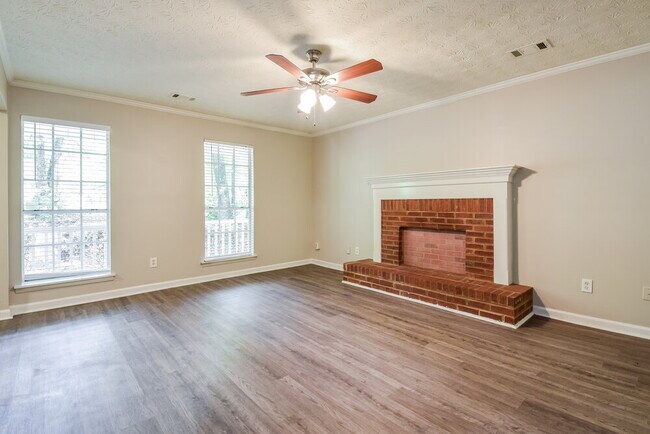 Photo - 5543 Dorsett Shoals Rd