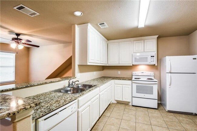 Photo - Beautiful 3 Bedroom 2 Bathroom Duplex in Krum!