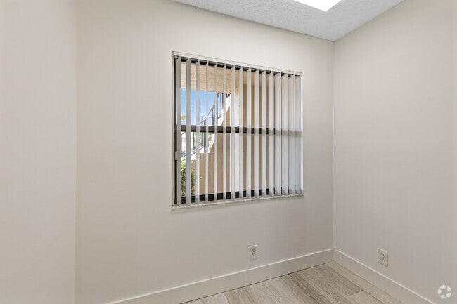 2BR,2BA - 1196 SF - Cypress Park