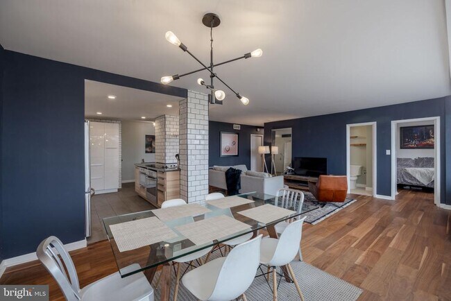 Photo - 5500 Holmes Run Pkwy Unit 1005