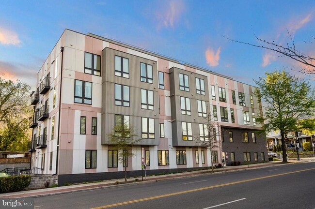 Building Photo - 5230 Georgia Ave NW Unit 406