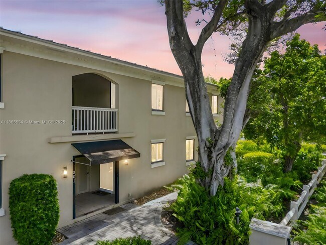 Photo - 801 NE 18th Ave Unidad 1