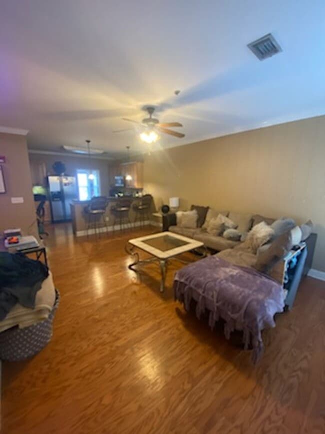 836 W Glenn Ave