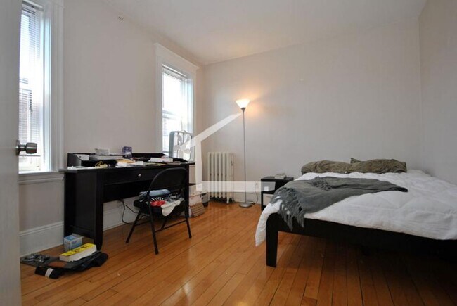 Photo - 5/1 Sunny top floor 2BR near Green Line, Harvard Ave