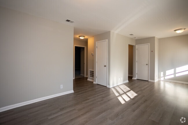 2BR,1BA - 923 SF - Living Room - Allison Heights