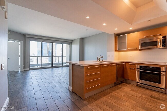 Building Photo - 222 Karen Ave Unit 2804 Rental
