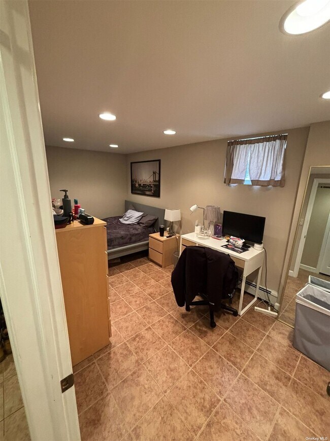 Photo - 50-37-50195 195th St