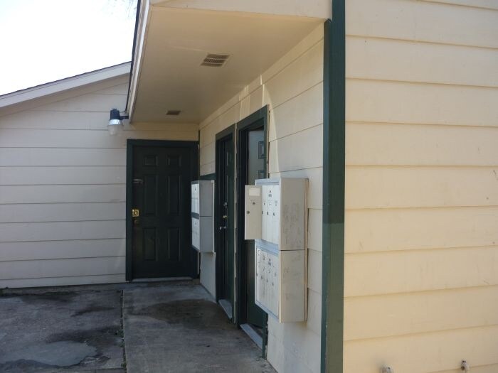 Photo - Manor Apartments