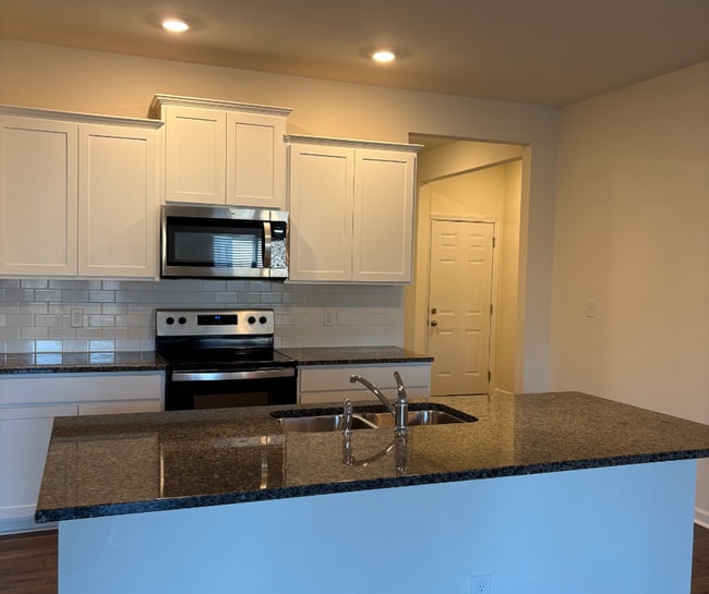 Photo - 2049 Tournament Dr