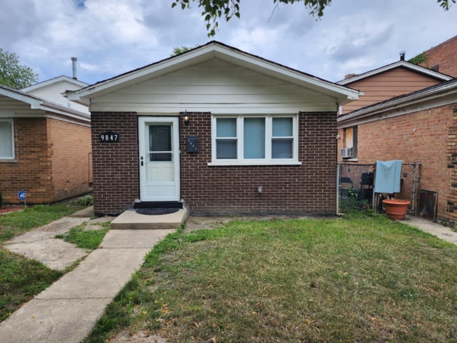 Building Photo - 9847 S Cottage Grove Ave Rental