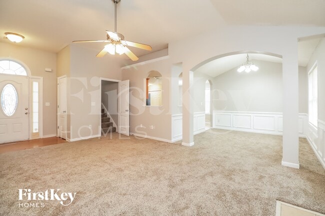 Photo - 50 Oakbrook Ln