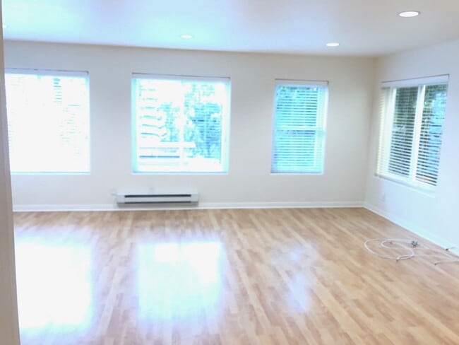 Livingroom empty - 17 Voyage St Unit A