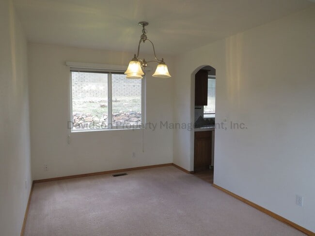 Photo - Stunning 3 Bedroom House in North Gleneagle