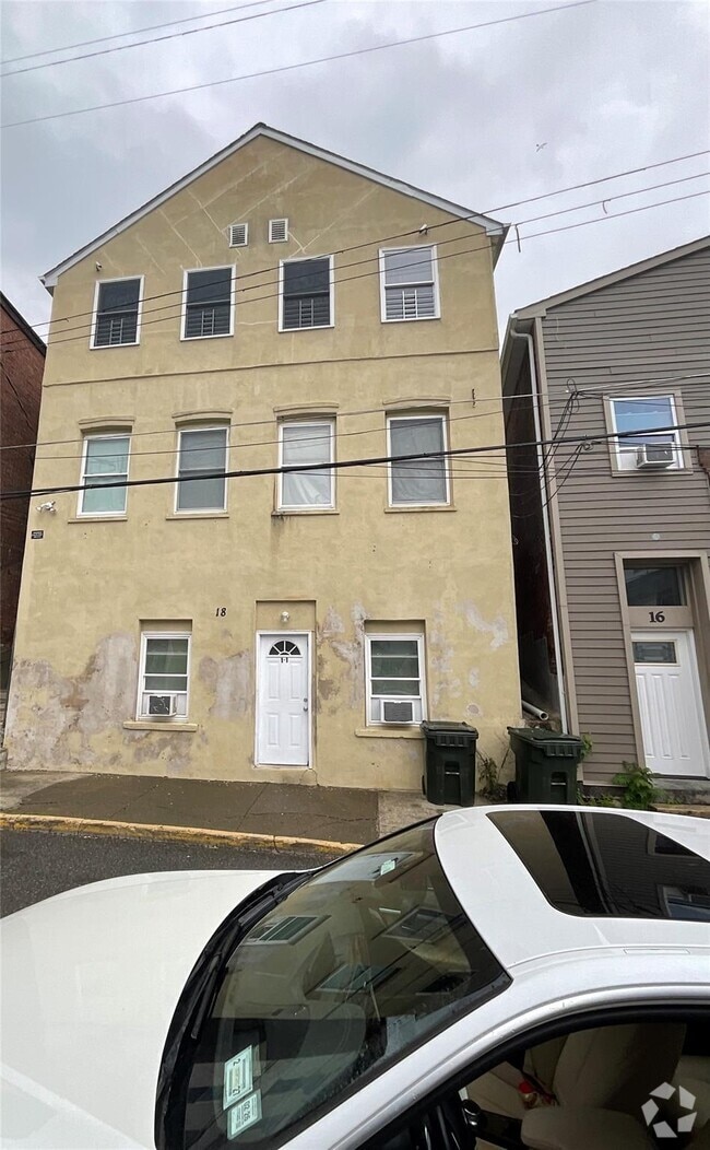 Building Photo - 18 Schneider Ave Rental