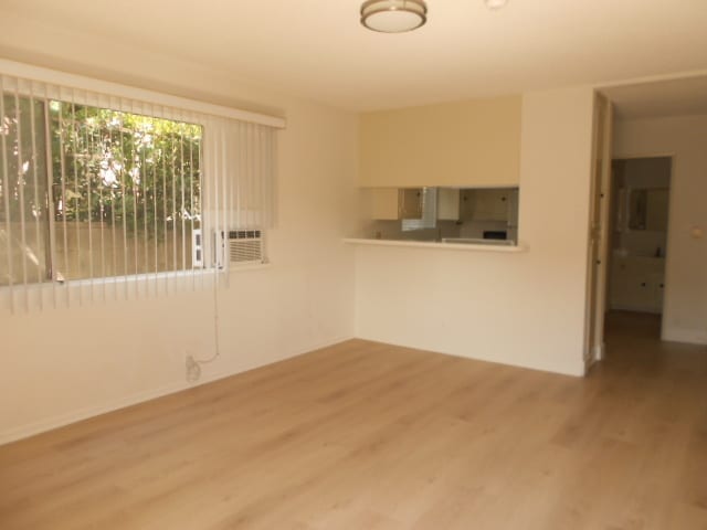 Building Photo - 1812 Corinth Ave Rental