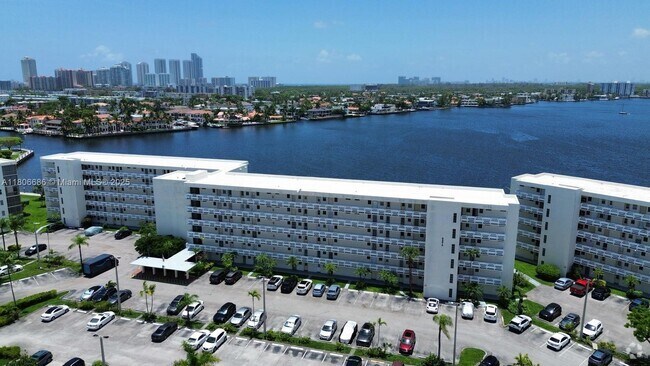 Building Photo - 3010 Marcos Dr Unit R110 Rental