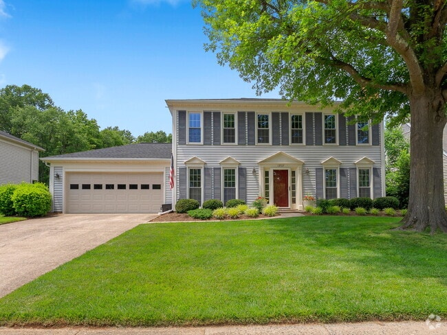Building Photo - Your Dream Home Awaits!