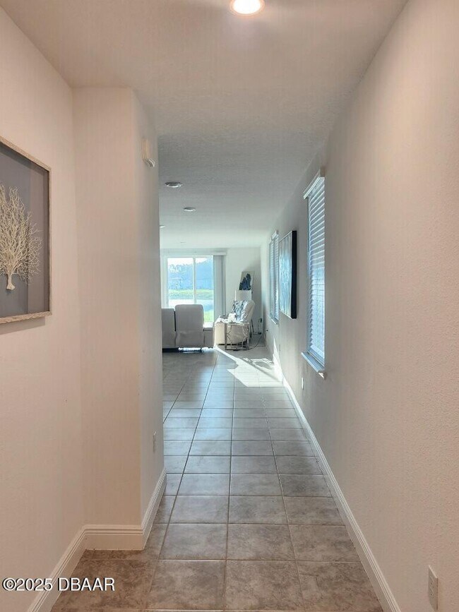 Photo - 112 Links Ter Blvd