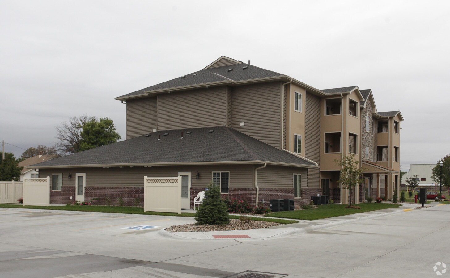 Photo - Parkside Apartments